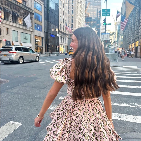 Meet your Posher, Kate - Picture 2 of 3